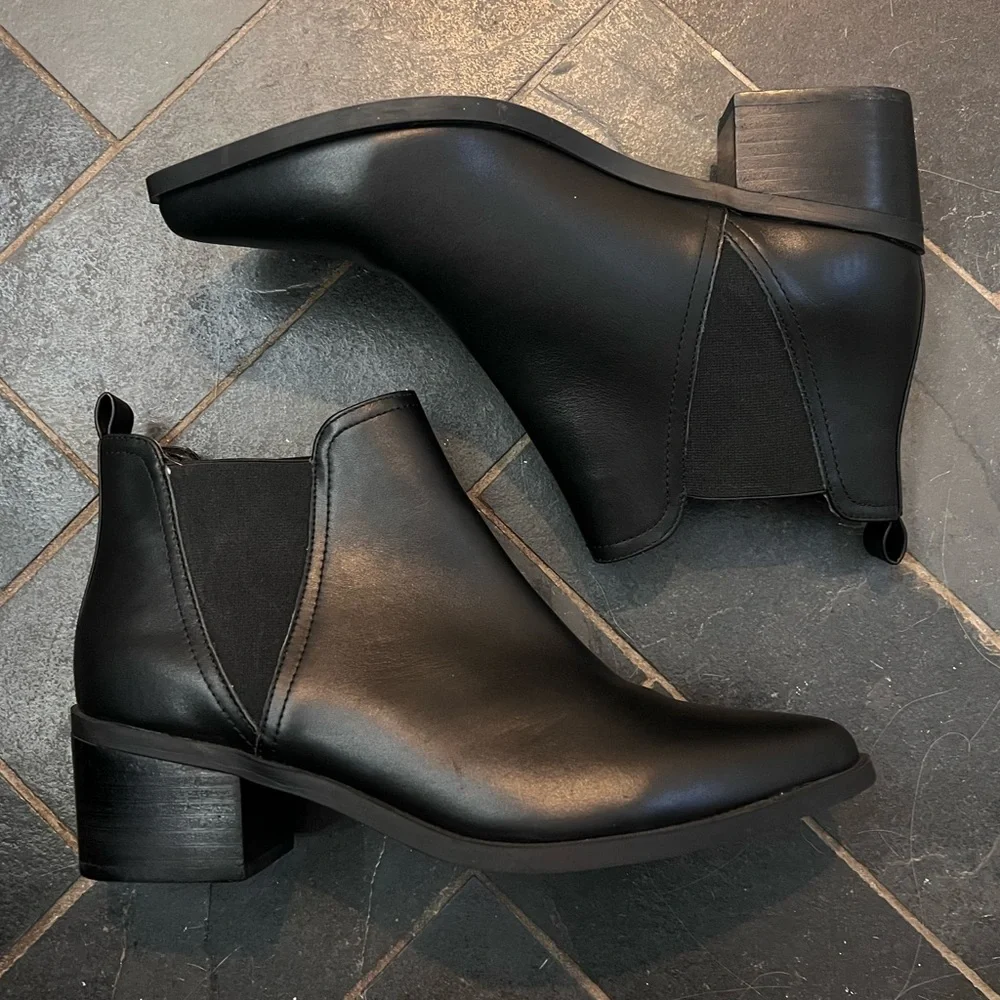 New without box Dolce Vita Womens Zipporah Leather Chelsea Boots Black size 10 - Picture 8 of 11